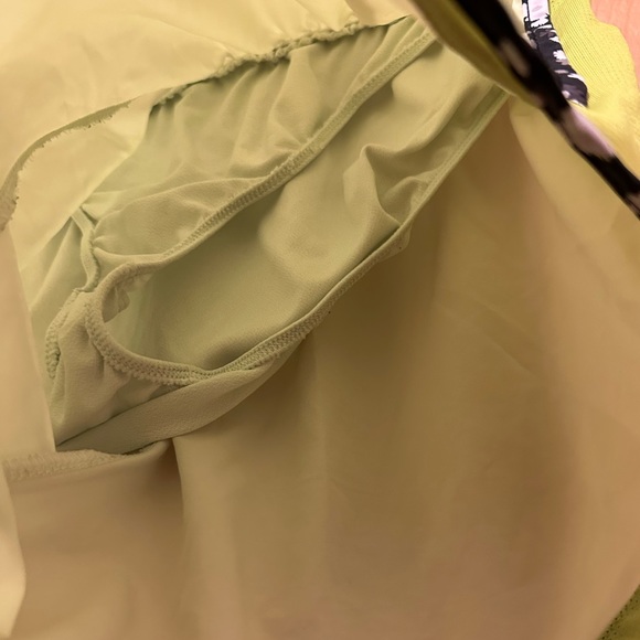 Nike Running Shorts with liner - Picture 3 of 4